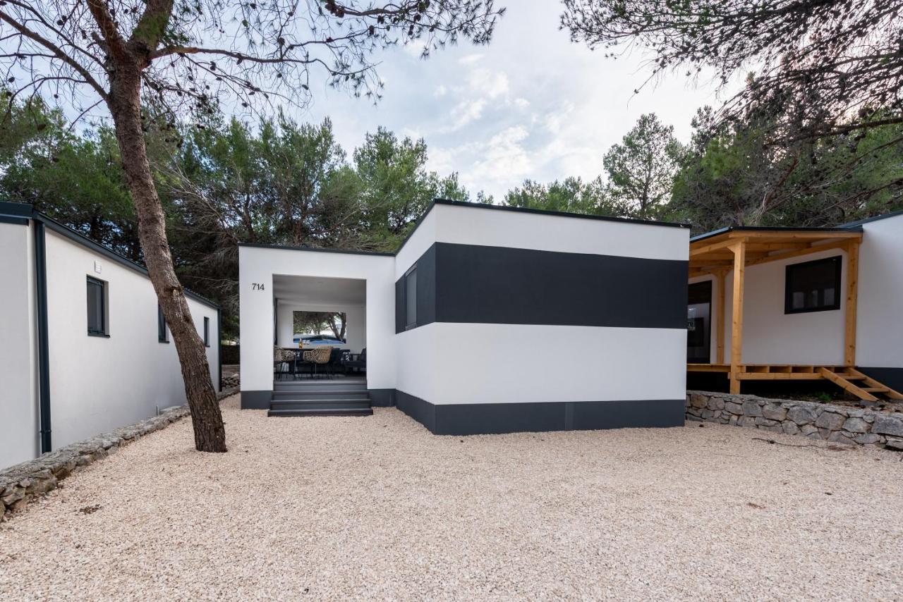 Luxury Mobile Home Pretty Green - Premium - Oaza Mira Resort -50 M From The Beach Drage Buitenkant foto